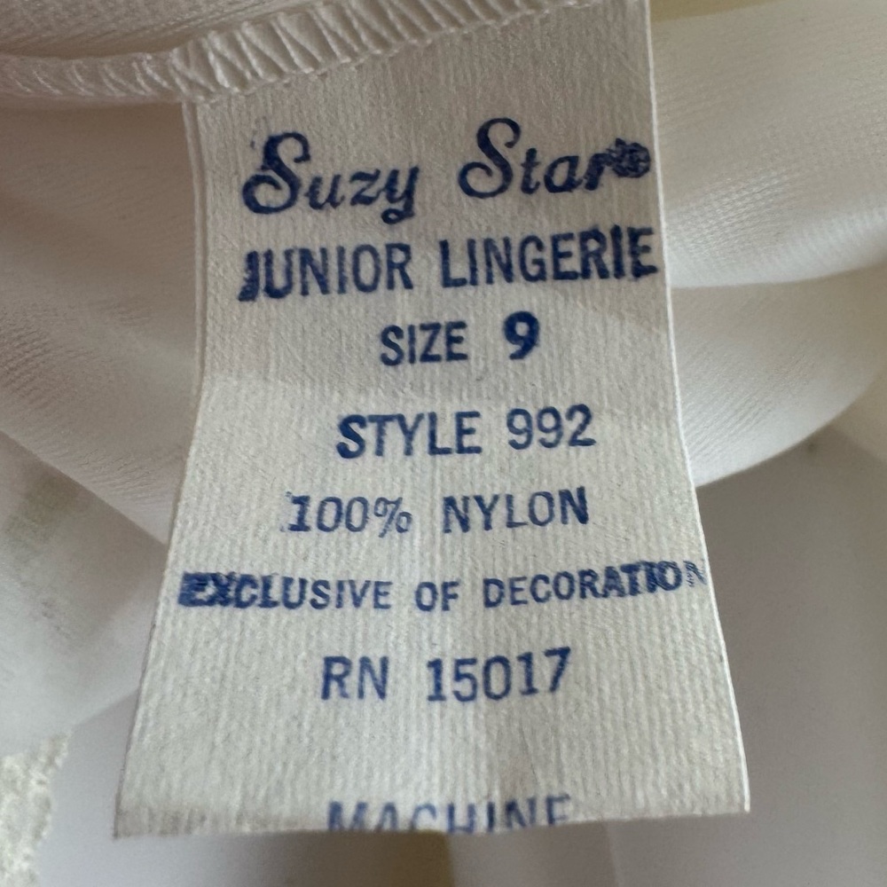 Lovely Cream Floral Embroidered Robe - Picture 7 of 8